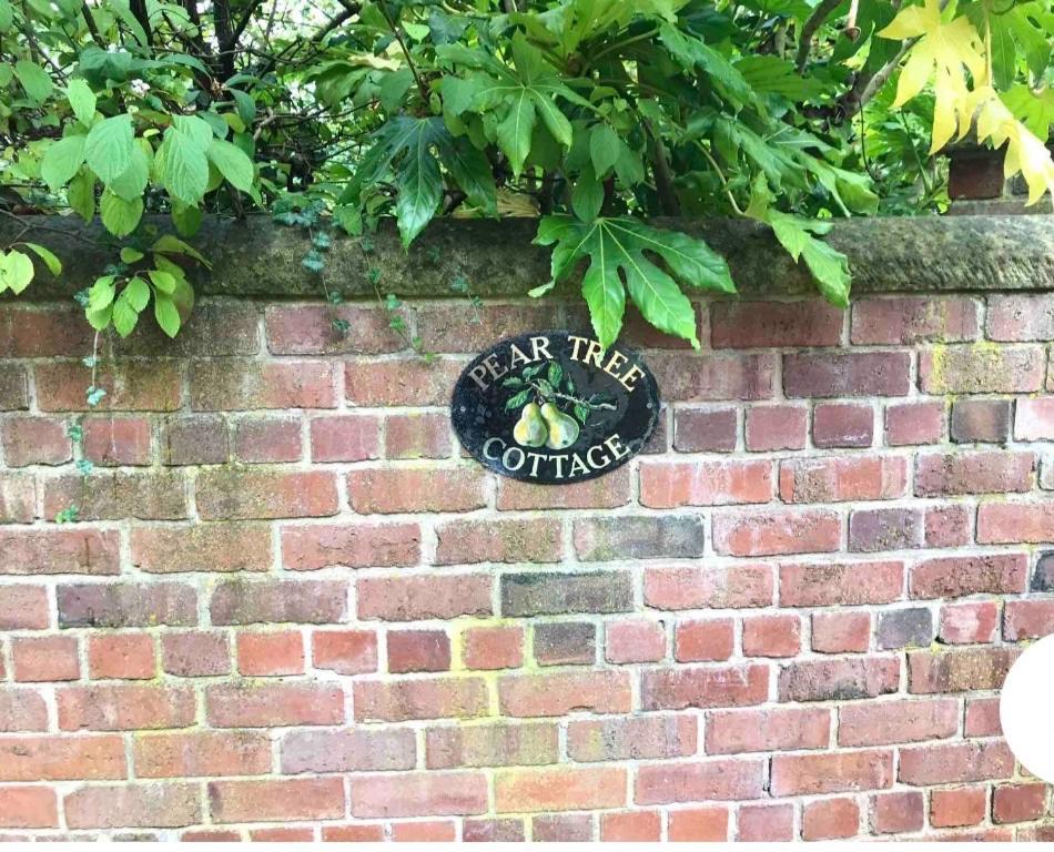 Pear Tree Cottage Courtyard Σριούσμπερι Εξωτερικό φωτογραφία